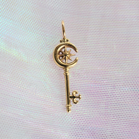 Small Moon Key Pendant - Solid Gold
